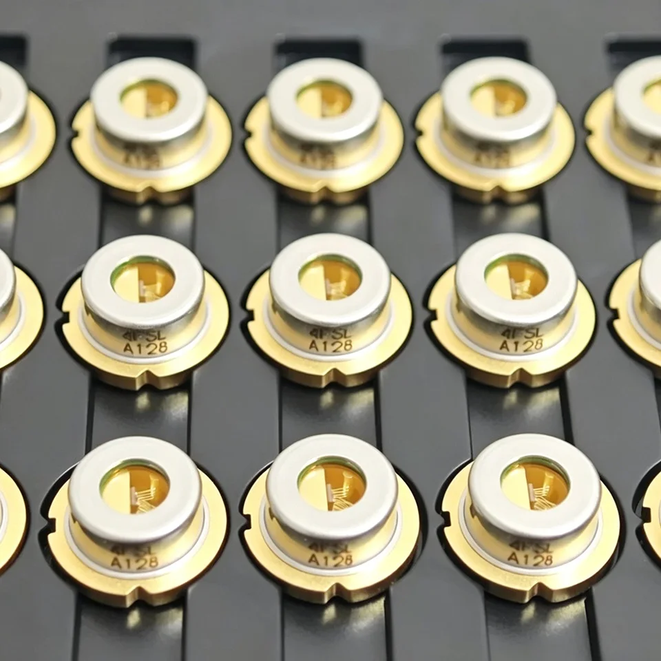 445nm-5w-blue-laser-diode-9mm-450nm-5000mw-plpt9-450lb_e