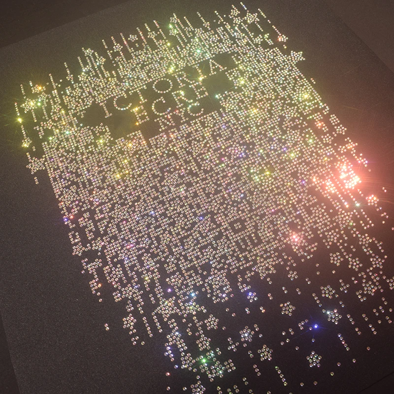 قماش كبير لامع وعصري مع حروف ماسية منقوشة ملابس DIY، قمصان، هوديس، ملابس وإكسسوارات من الدنيم