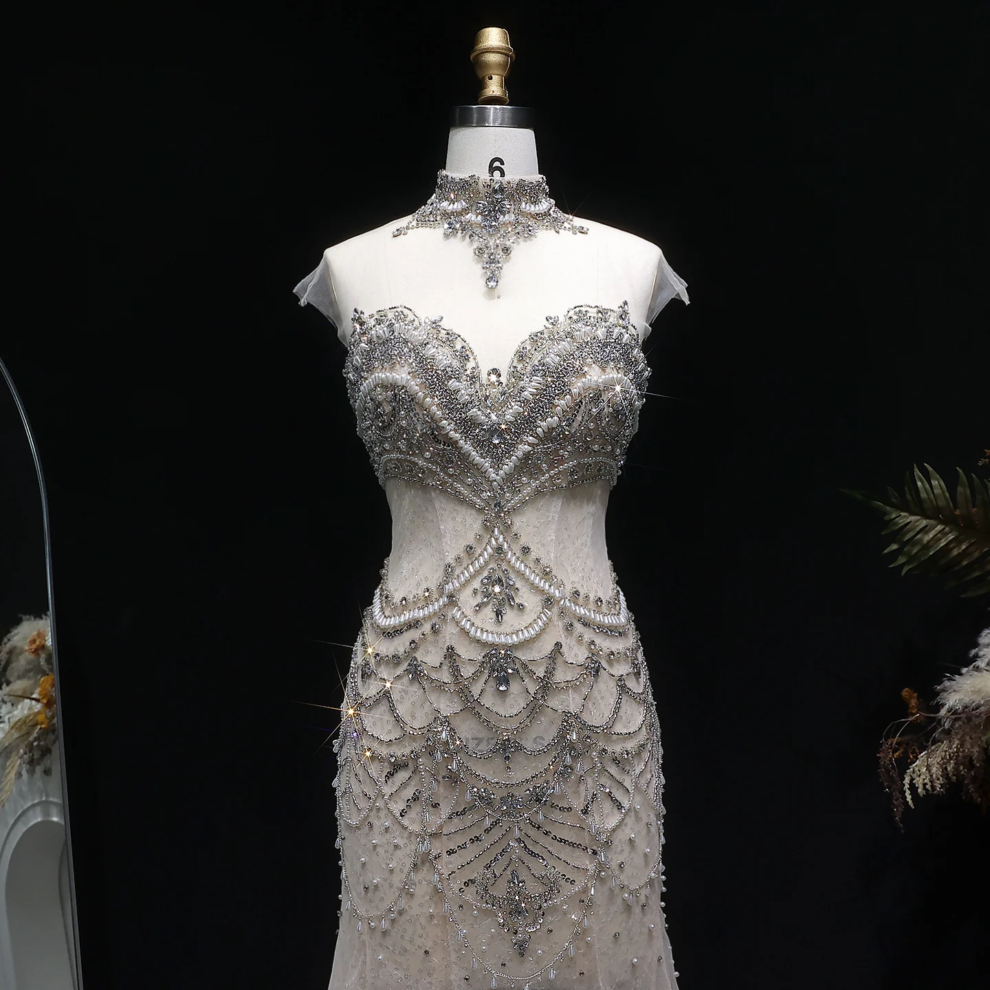 Sharon Said Dubai Champagner Hochgeschlossenes Abendkleid mit Perlenbesetzter Meerjungfrauen-Silhouette Damen Formelles Ballkleid SS380 Maßanfertigung – Detail 2