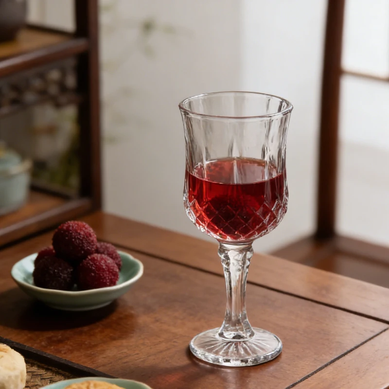 1pcs Transparent High Legged Red Wine Glass Carved Highball Glasses Red Wine Champagne Glasses Diamond Textured Red Wine Glass