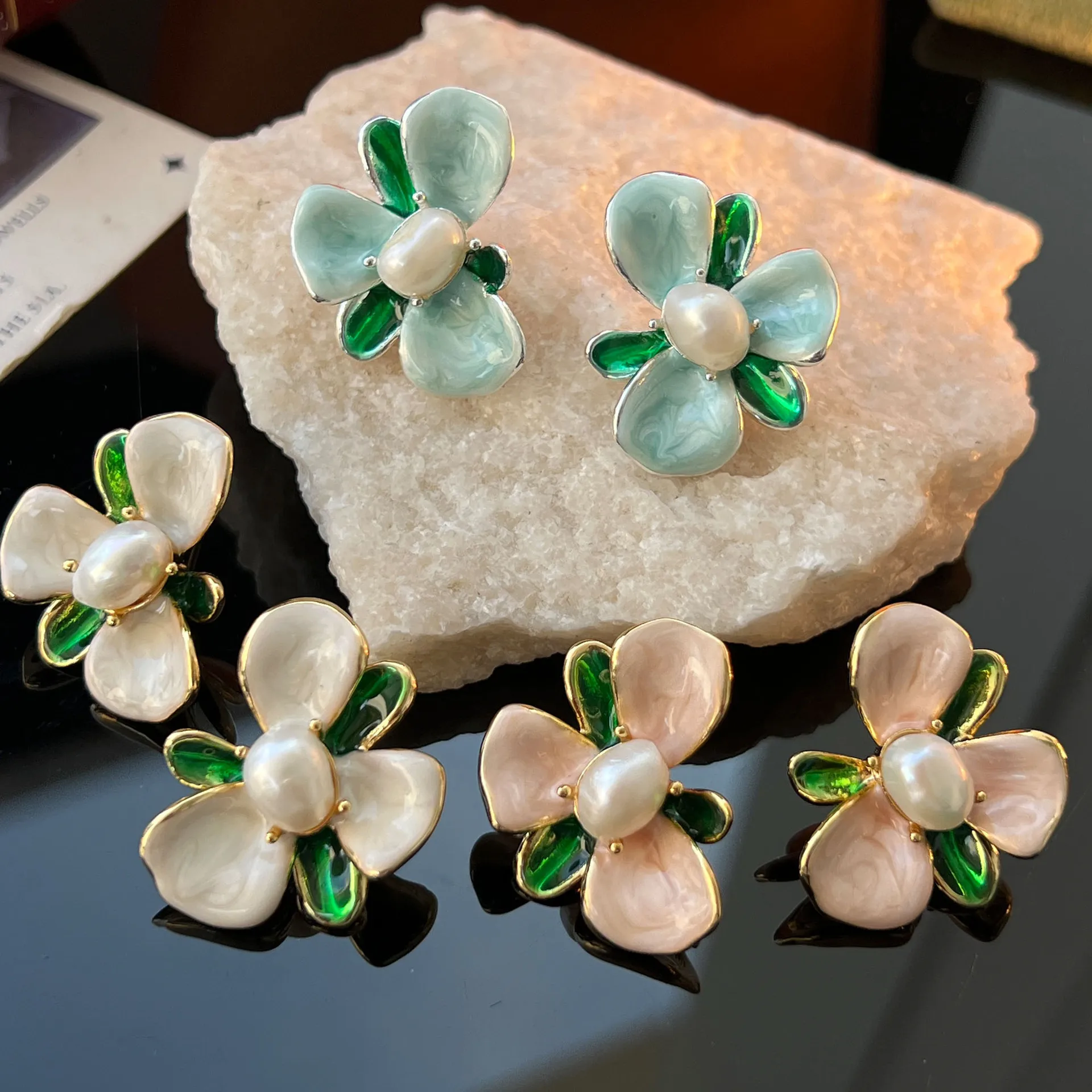 Fresh Low Saturation Enamel Pearl Flower Stud Earrings for Women, Forest Style Atmosphere S925 Silver Pin Ear Jewelry