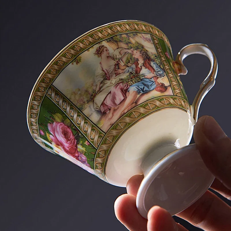 Juego  platos  taza  café  porcelana  hueso  pintura al óleo real europea, cerámica pintada en oro  alta calidad,