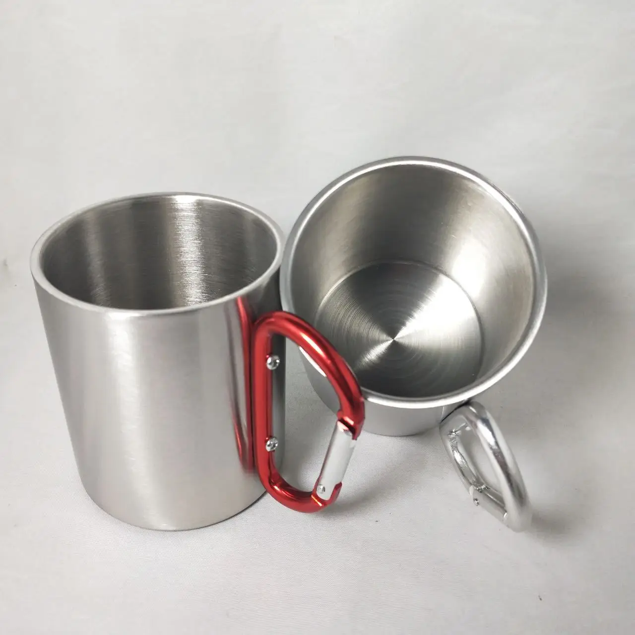 

1 шт., 220 мл, чашка из нержавеющей стали для кемпинга, путешествий, уличных мероприятий, с ручкой, карабином, для альпинизма, походов, портативные чашки