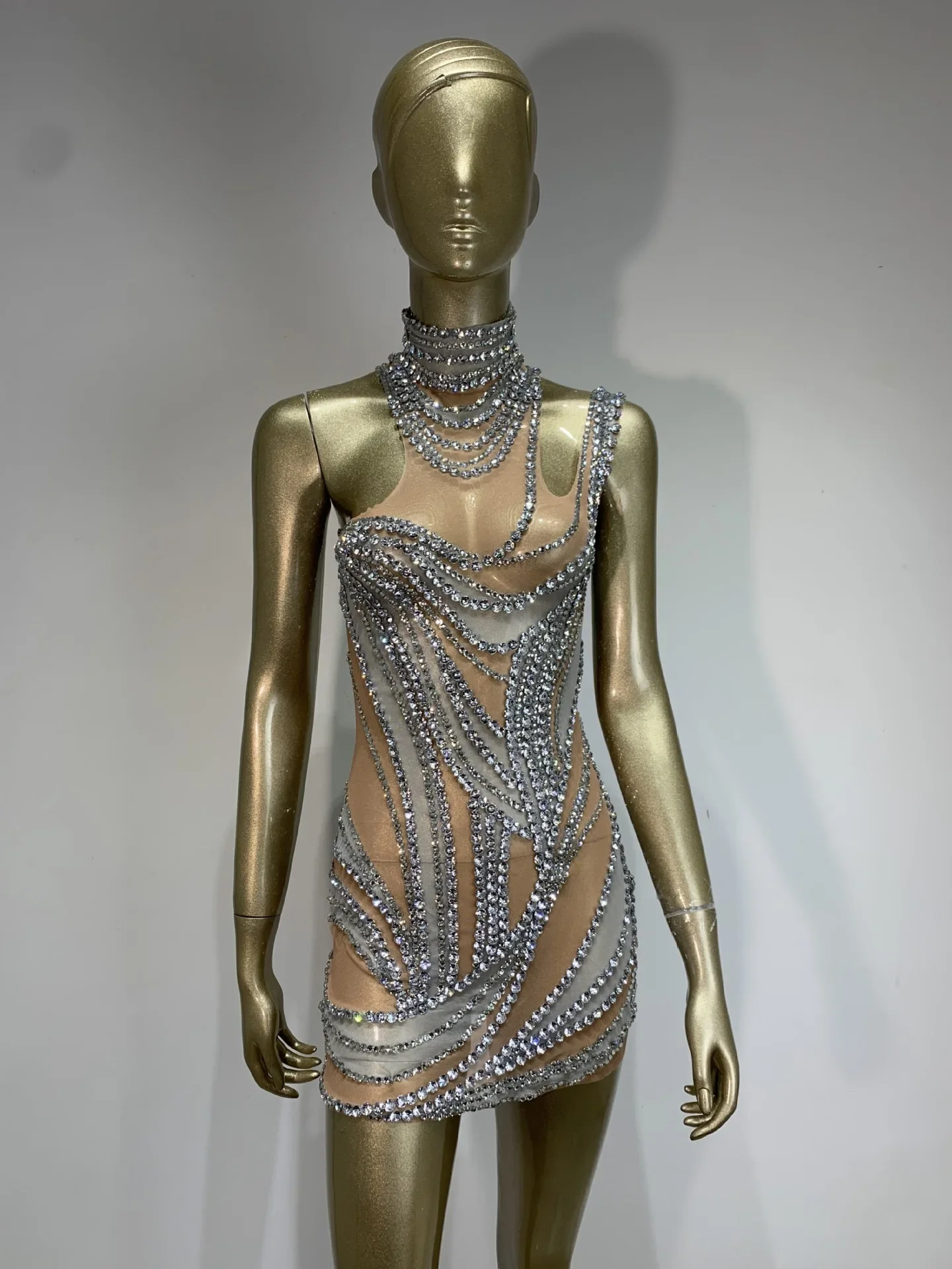 Mini robe sexy à col roulé pour femme, maille de diamants en cristal, costume de fête d'anniversaire, tenue de spectacle sur scène, bar et boîte de nuit, 2025