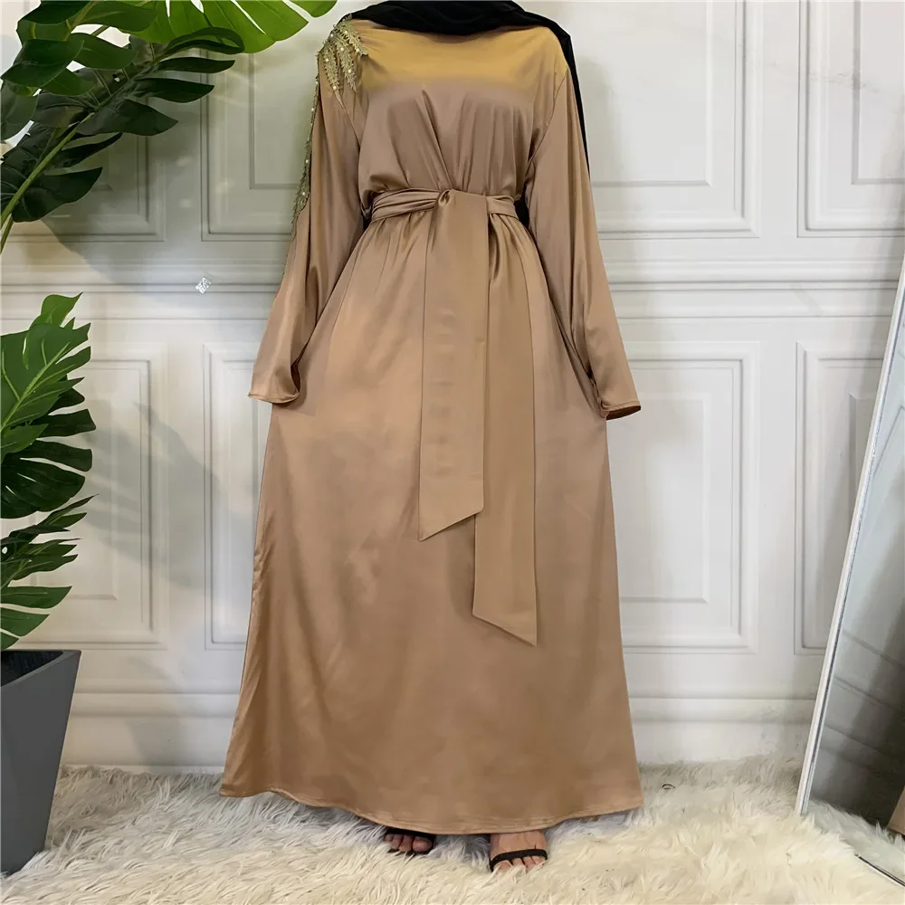 ตะวันออกกลางดูไบซาตินลูกปัด Abayas ผู้หญิงมุสลิมอาหรับชุดยาวอิสลาม Maxi Robe Ramadan Party Robe Kaftan มาเลเซียชุด