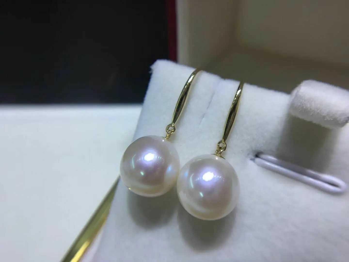 

Gorgeous AAAAA Huge 10-11mm Round South Sea White Pearl Earring 14K Yellow Gold Real Photo nice gift