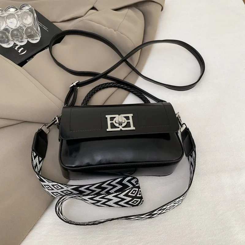 حقيبة حمل أنيقة وجذابة للسيدات مناسبة عمل للتنقل في المكتب، رائعة وعصرية أنيقة وخالدة، أنيقة ومتعددة الاستخدامات