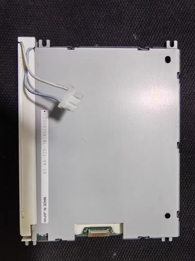 

Проверенный, исправный ЖК-экран KCS057QV1BL-G21 с диагональю 5,7 дюйма
