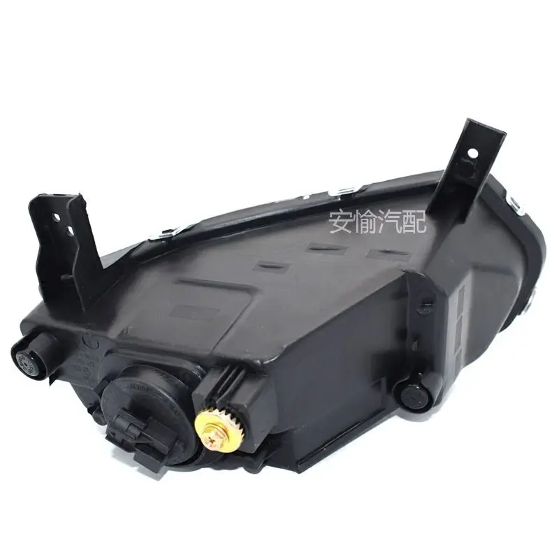 

Suitable For DFM DFSK Dongfeng scenery 370 front fog lamp assembly front bumper lamp front anti-fog bulb lampshade accessories