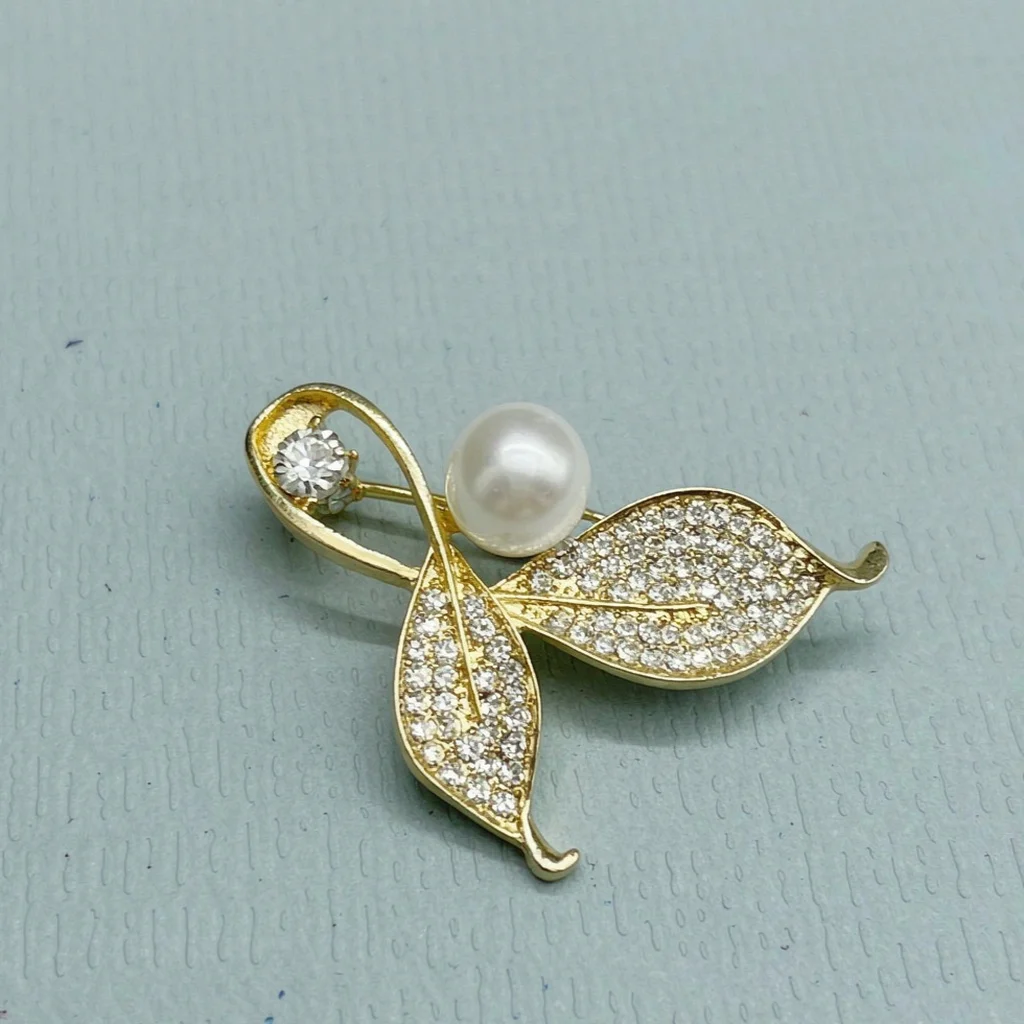 New Brooch Anti-Exposure Accessory Themed Brooch Hidden Clasp Wedding Guest Brooch Versatile Shoe Decoration Unique Personalized Couple Silk Clip Personalized Outfit Clothing Pin Scarf Clip Decoration Lapel Pin Light Luxury Waterproof Minimalist Ins French Style Brooch DIY
