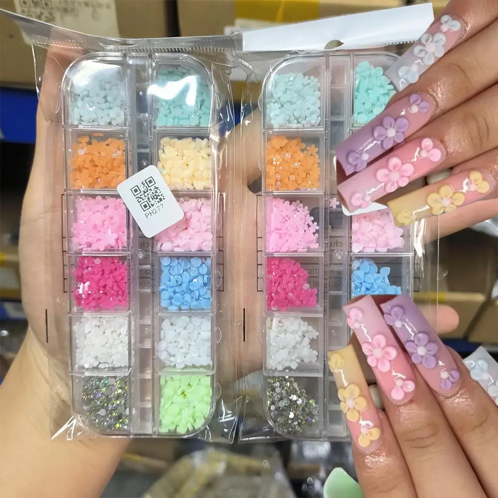12 Gitter 3D Bunte Blütenblätter Nagelcharms mit Kaviarperlen & Glasperlen Blumen-Nageldekorationen DIY Bastelzubehör Nagelteile