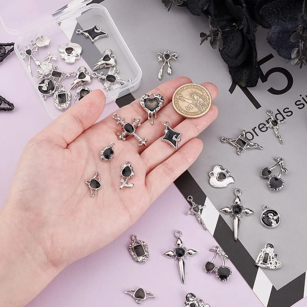 32 sztuk 16 stylów emalia gotyckie wisiorki Charms czarne wiszące serce Charms stop gotyckie zwisają bransoletka z wisiorkiem Charms luzem