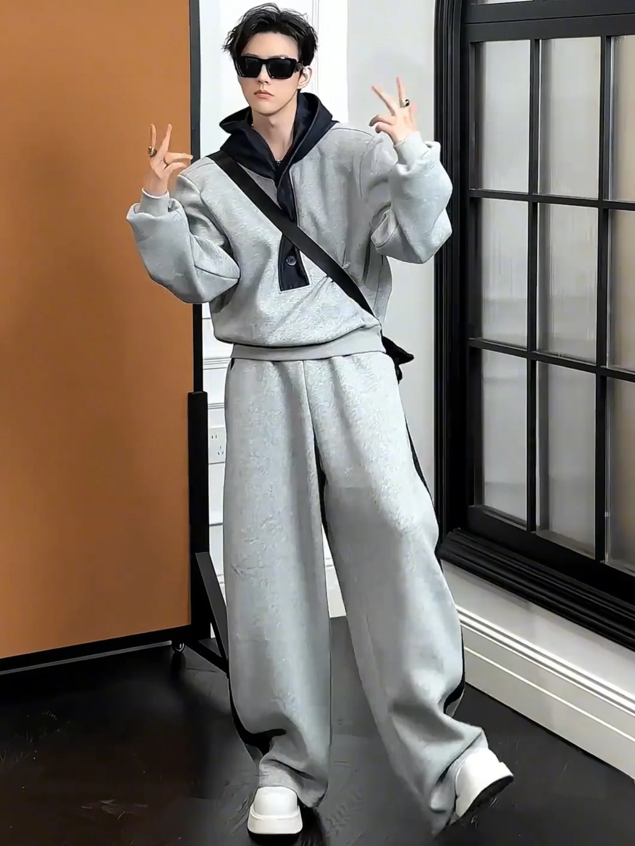 

Designers Hoodie Sweatshirt Straight Leg Sweatpants Two-Piece Set Men's High-End Sporty Casual Wear Cotton Blend Long Sleeve