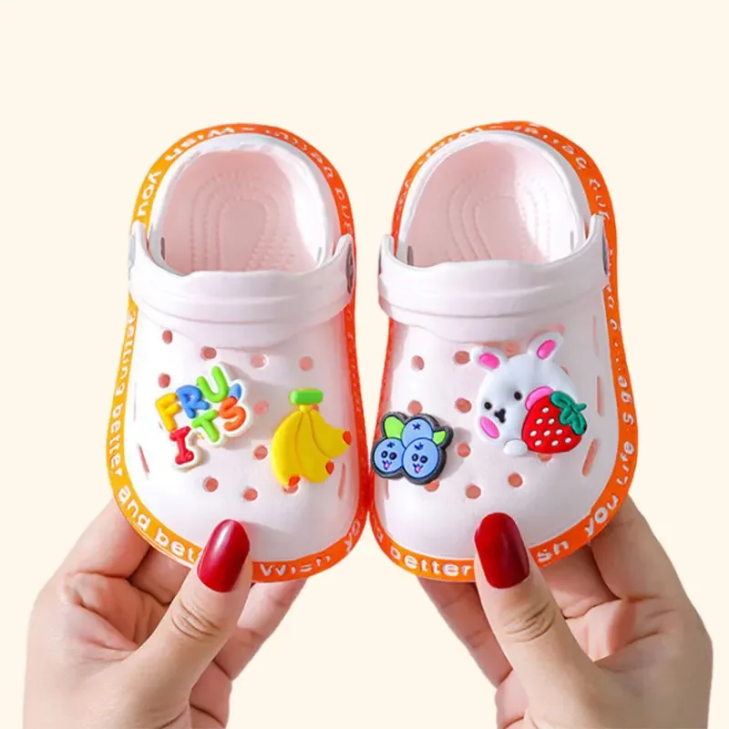 Sandalias de verano para niños, zapatillas suaves antideslizantes con diseño de dibujos animados DIY, zapatos de bebé con agujeros, playa de arena