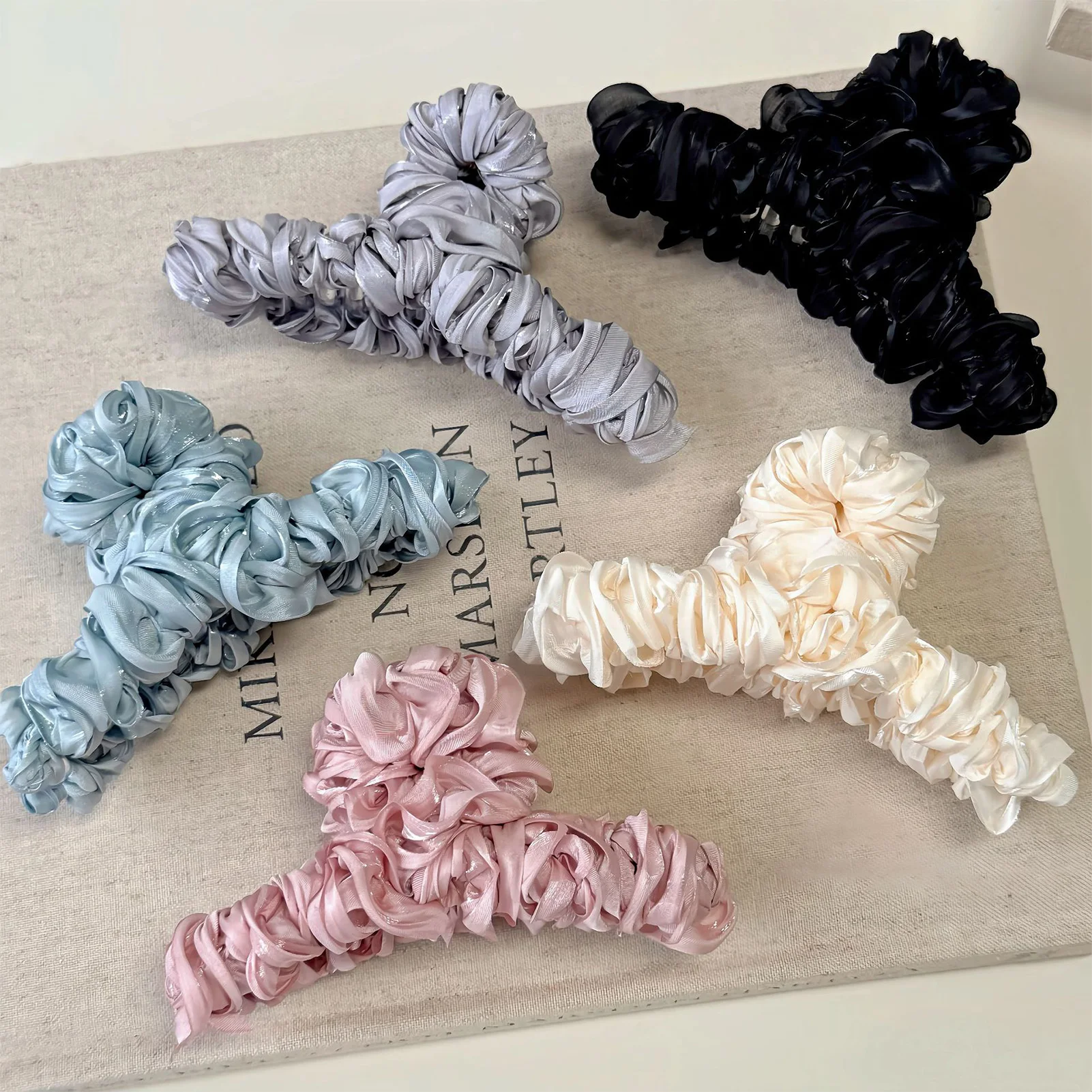 

Elegant Cloth Hair Claw Clips Solid Pink/Blue/Gray/Black/White Color Ponytail Holder Hairpins for Women Girls Daily Hairclips