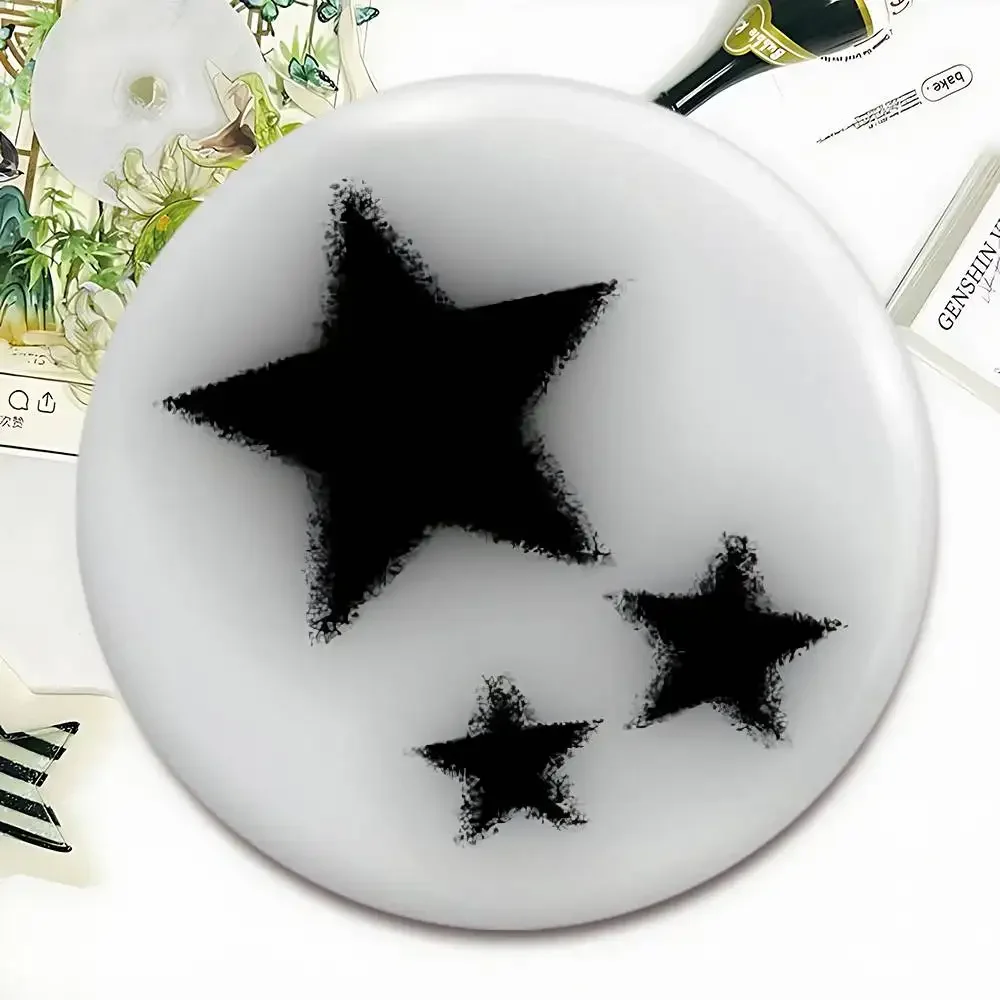 Y-Yoshitomo N-Nara Y2K Ästhetische Weiche Button-Pins Lustige „I Love D-Domo“-Abzeichen-Pins für Freunde, Rucksäcke, Sammlerzubehör – Detail 32