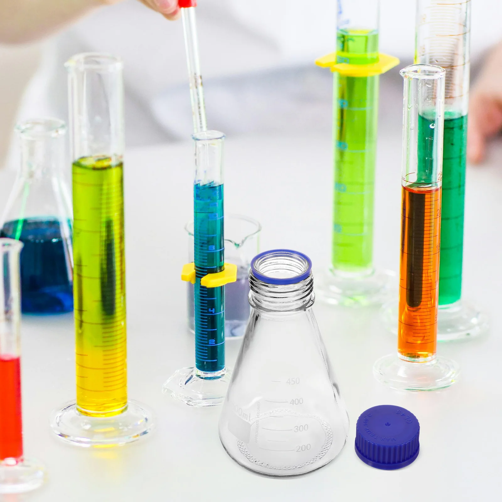 ขวดแก้วใสสำหรับห้องปฏิบัติการเคมี 500 มล. พร้อมมาตรวัด ฝาปิดป้องกันการรั่วซึม สำหรับการทดลองในห้องปฏิบัติการเคมี