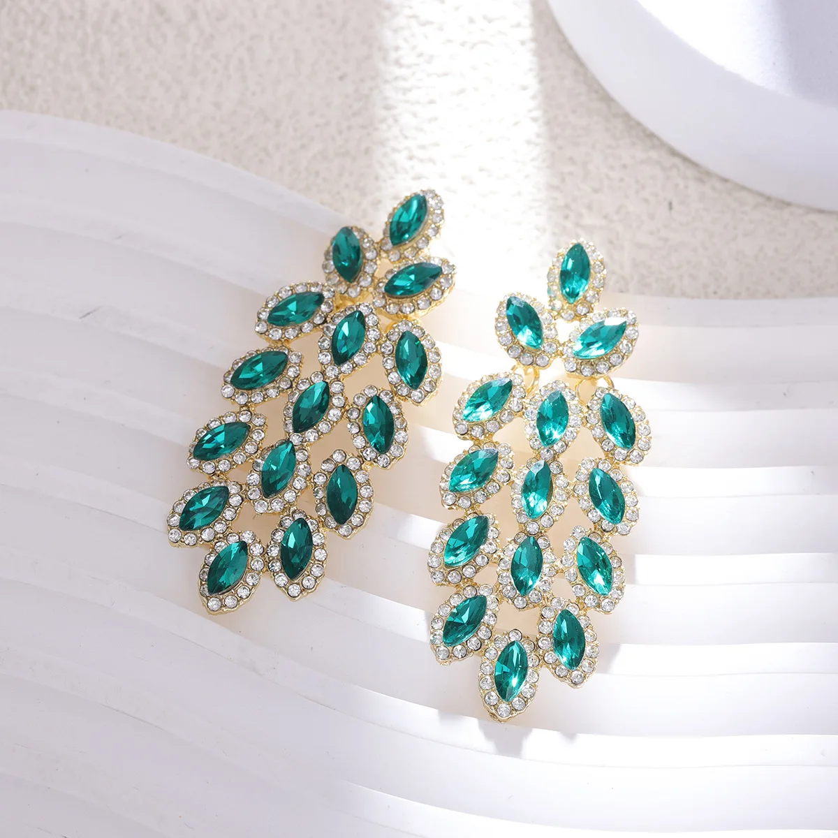 Full diamond crystal tassel earrings heavy industry light luxury exquisite bridal earrings retro personalized geometric earrings