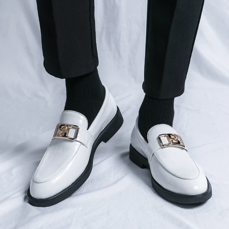 

Summer Embossed Loafers Pointed Toe Patent Leather Metal Business Leisure Work Photography Studio Wedding Fashion Shoes