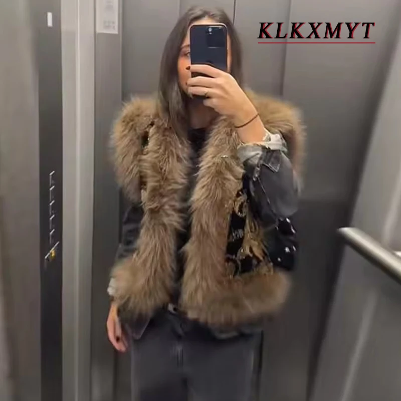 

Women Fashion Embroidery Printed Fur Vest Casual Sleeveless Short Loose Commute Vests 2026 New Spring Autumn Lady Vintage Vests