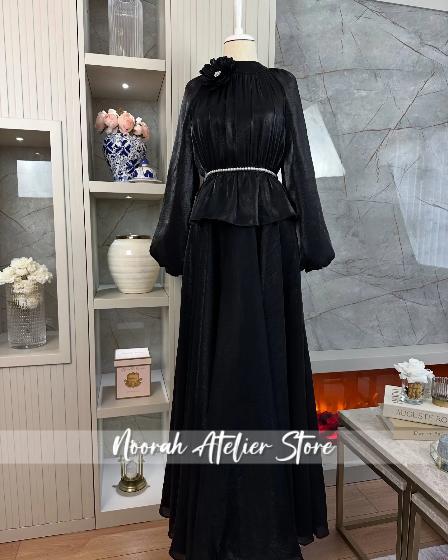 우아한 무슬림 O 네이비 플라워 진주 롱 슬리브 럭셔리 여성 이브닝 드레스 2025 페플럼 웨딩 가운 사우디 베스티도스 맞춤 제작