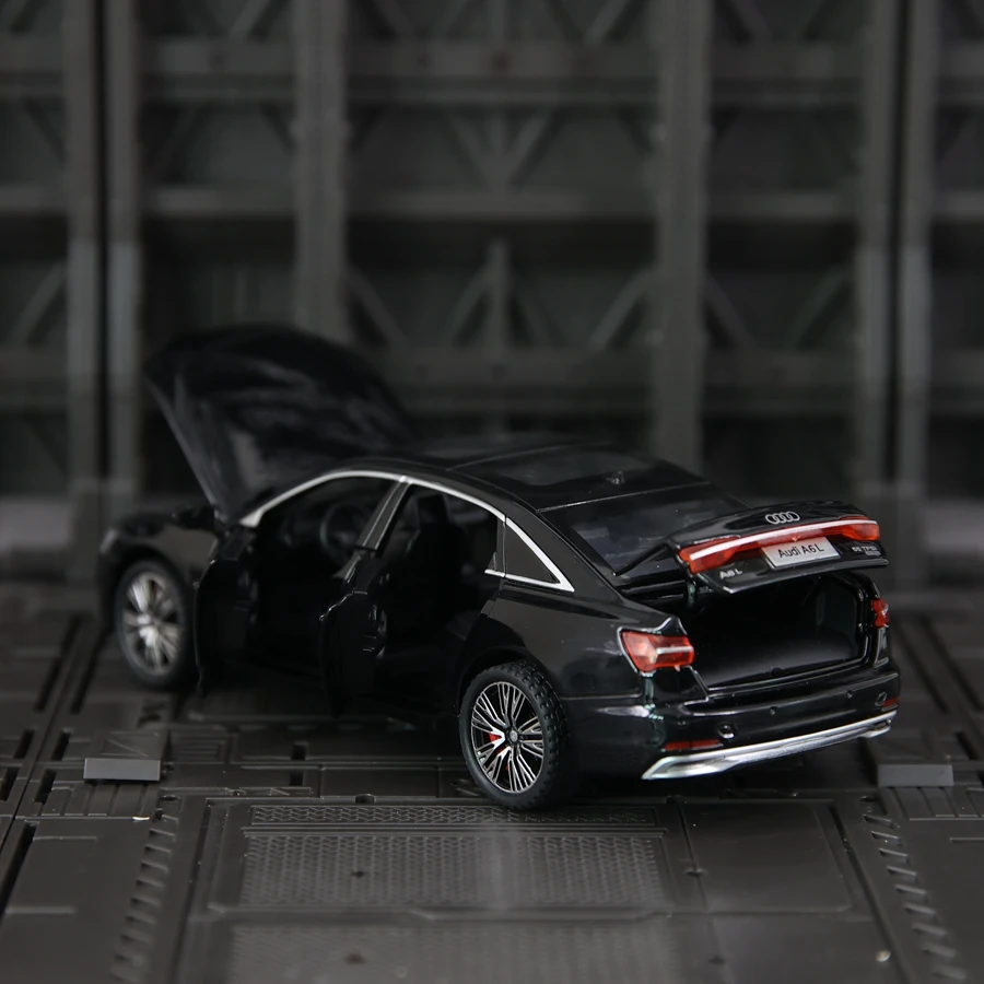 1:32 Audi A6L alloy car model acousto-optic pull back toy car boy steering toy can be given as a birthday gift to children