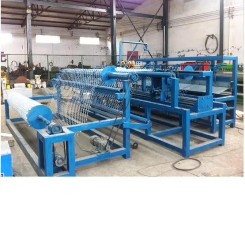 Easy Operate Wire Mesh Making Machine Chain Link Fence Machine For Farm Fence Diamond Net Manufacturing
