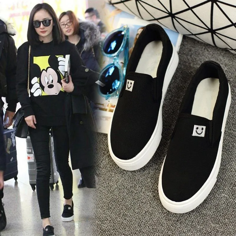 Women Canvas Flat Shoes Spring New Fashion White Canvas Heightening Women Casual Black Round Toe Comfortable Student Flat Shoes