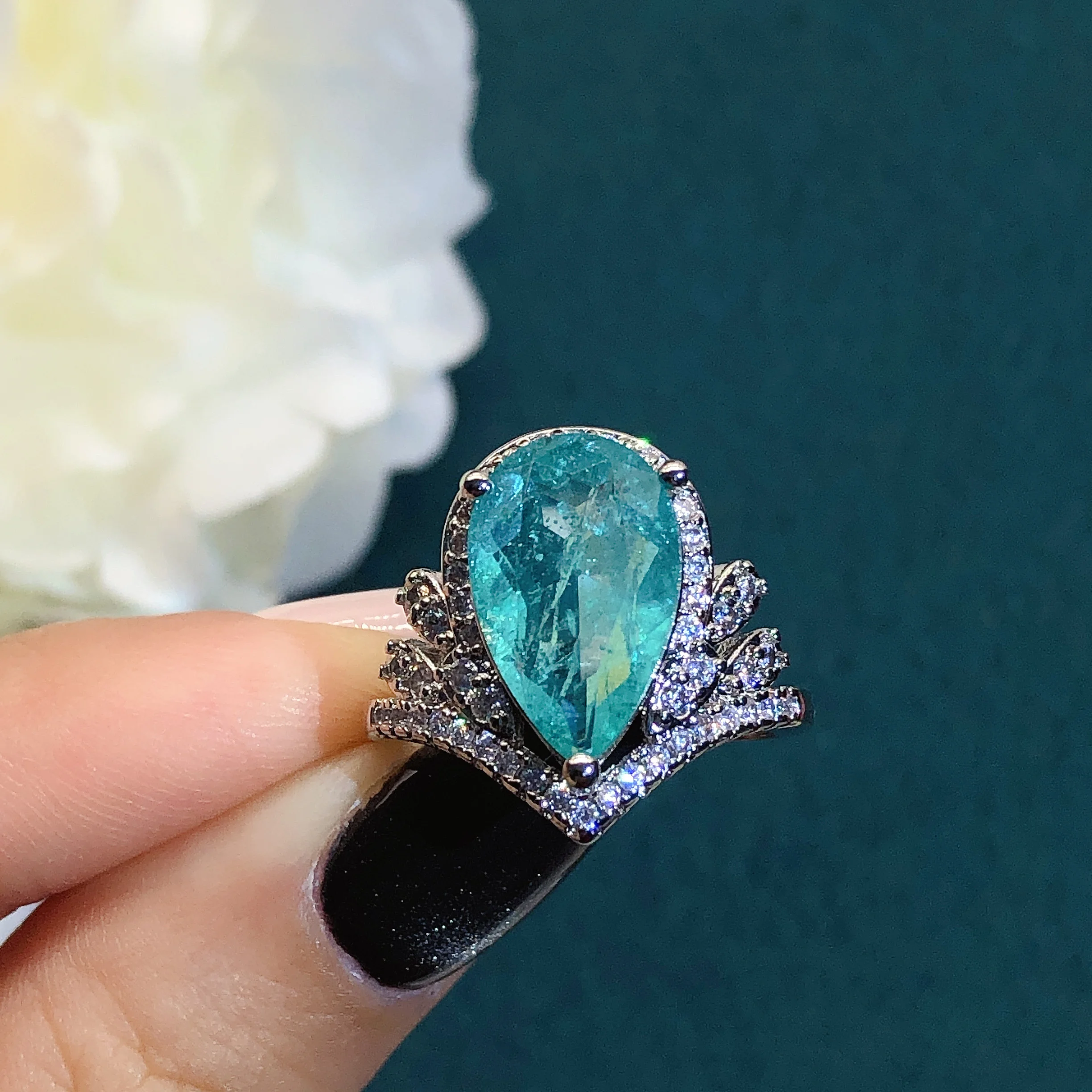 Lily Luxury Crown H…