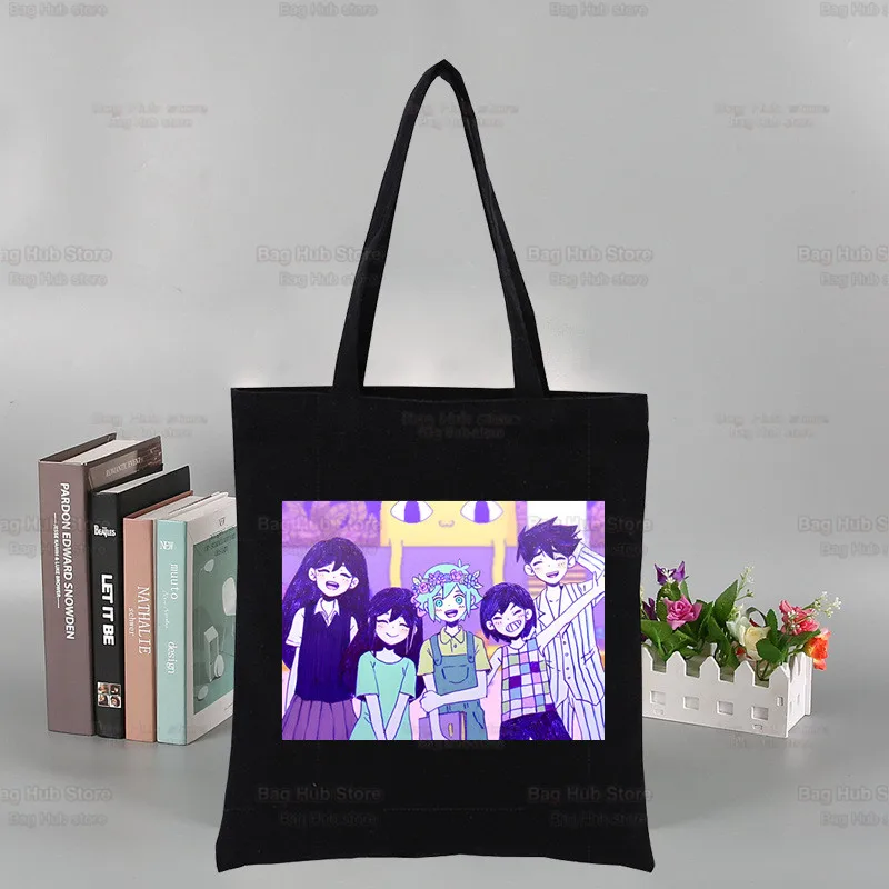 Omori Game Anime Funny Tote Bag للجنسين حقائب قماش أكياس التسوق المطبوعة حقيبة كتف عادية قابلة للطي باللون الأسود
