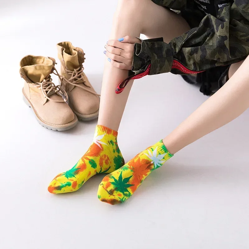 Spring and Autumn Street Tide Socks Cotton Tie-dye Maple Leaf Men and Women Couple Sports Low-cut Hemp Leaf Boat Socks