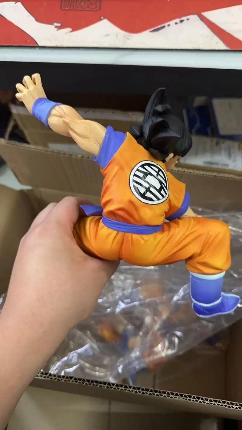 Dragon Ball Son Goku Actionfigur im Maßstab 1:8, PVC-Sammelspielzeugpuppe für Kinder, Schreibtischdekoration, Geschenk, Anime-Roboter