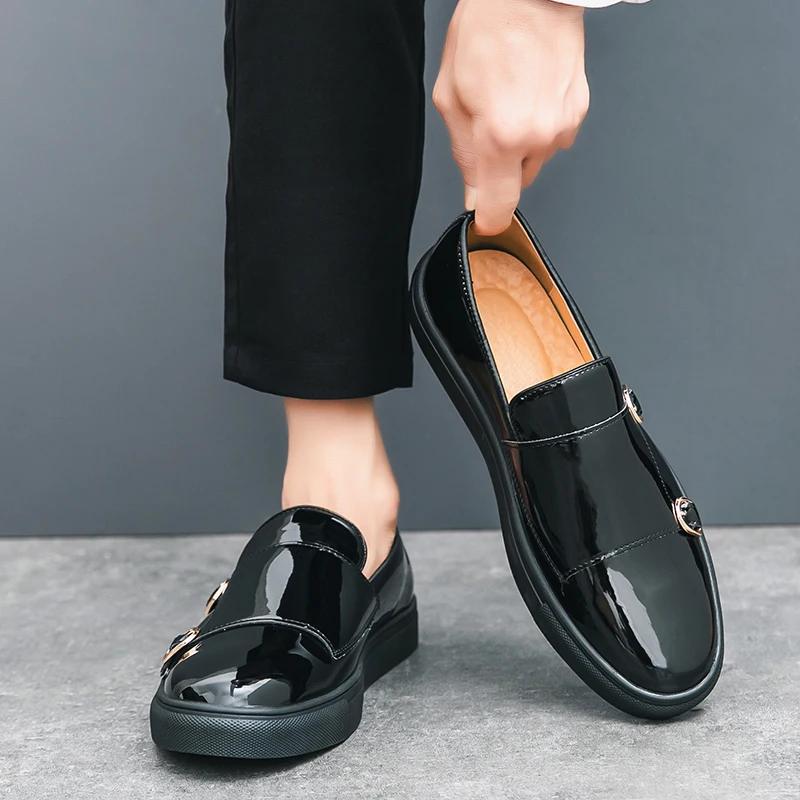 Men Board Shoes with Shiny Surface Double Breasted Buttons Height Increasing Business Casual Fashionable and Trendy Shoes