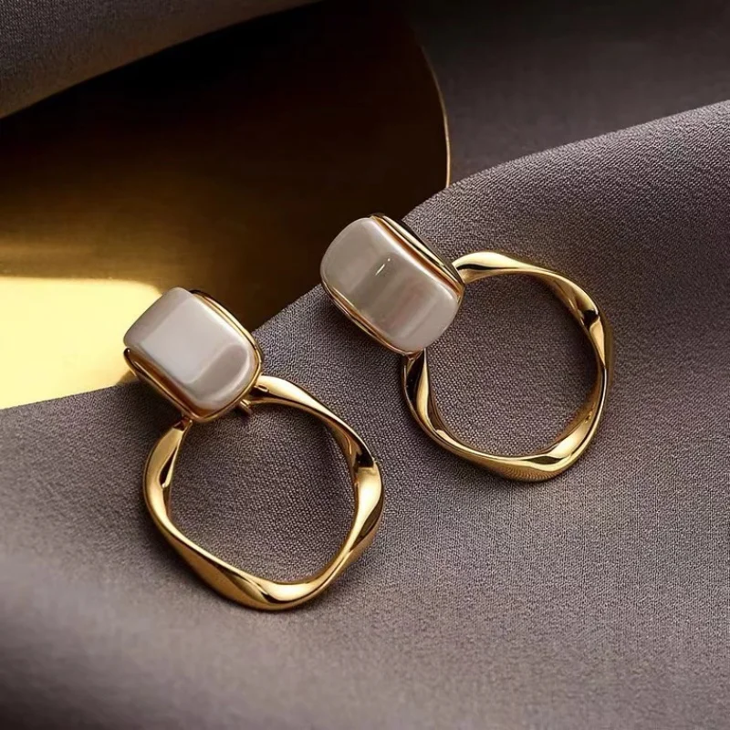 Women's Vintage Twist Metal Hollow Square White Enamel Dangle Earrings Oil Geometry Party Jewelry Accessory