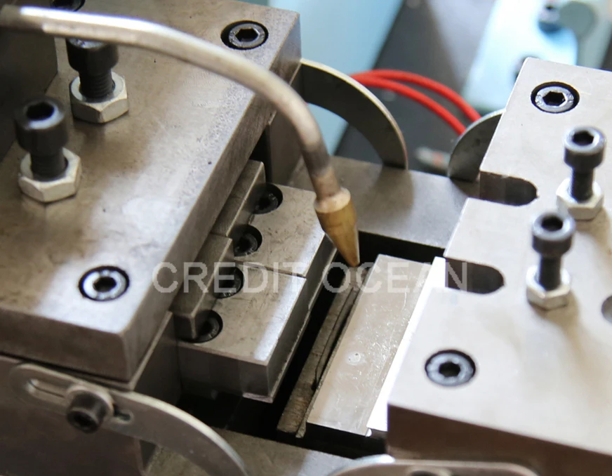 آلة رباط الحذاء شبه الأوتوماتيكية من Credit Ocean بجودة جيدة