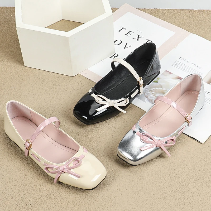 Zapatos de ballet con pajarita de Color contrastante, zapatos planos con hebilla de cinturón para mujer, mocasines de cuero brillante plateado para mujer, bailarinas para novias