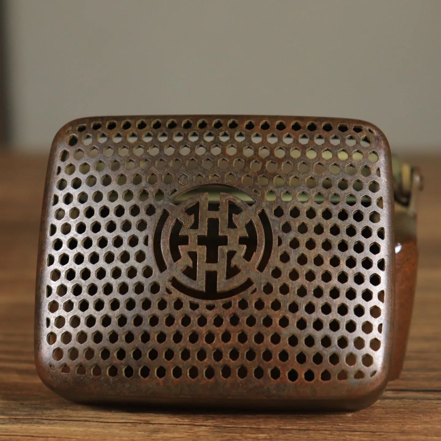 Hollow OutVintage Square Copper Hand Warmer Dual-use Incense Burner Portable Charcoal Censer Hollow Out Incense Holder Chinese C