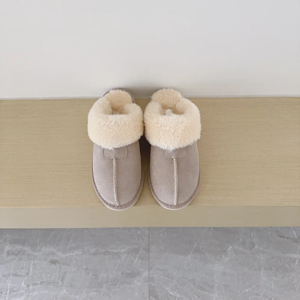 Winterliche Indoor-Beidou-Hausschuhe aus Schaffell und Fell für Frauen und Kinder. Weiche Hausschuhe mit flachem Absatz für den Außenbereich. – Detail 10
