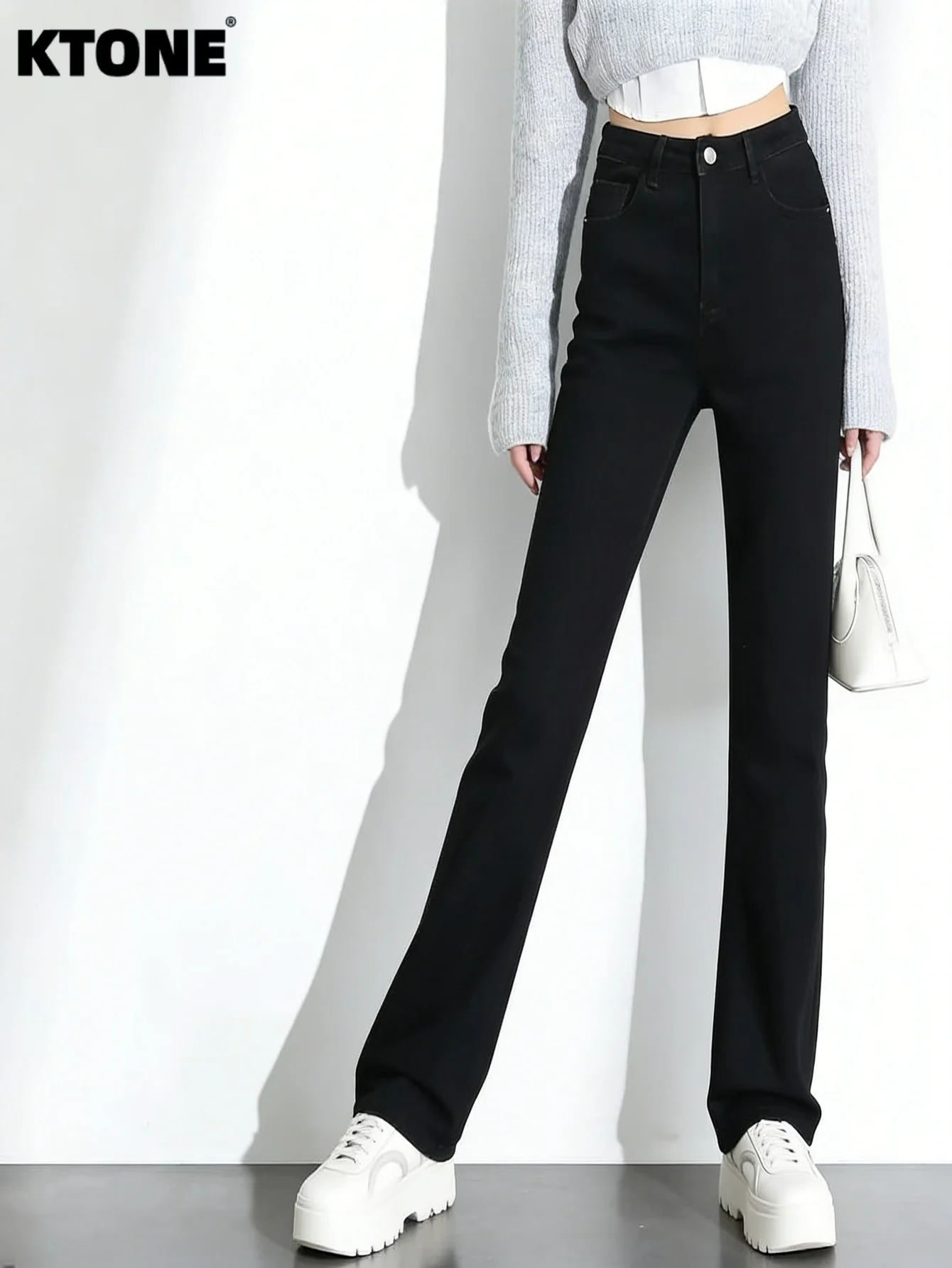 

Однотонные черные джинсы Slim Fit для мужчин в стиле Light Retro Harajuku Drip. Аксессуары и ремни в комплект не входят.