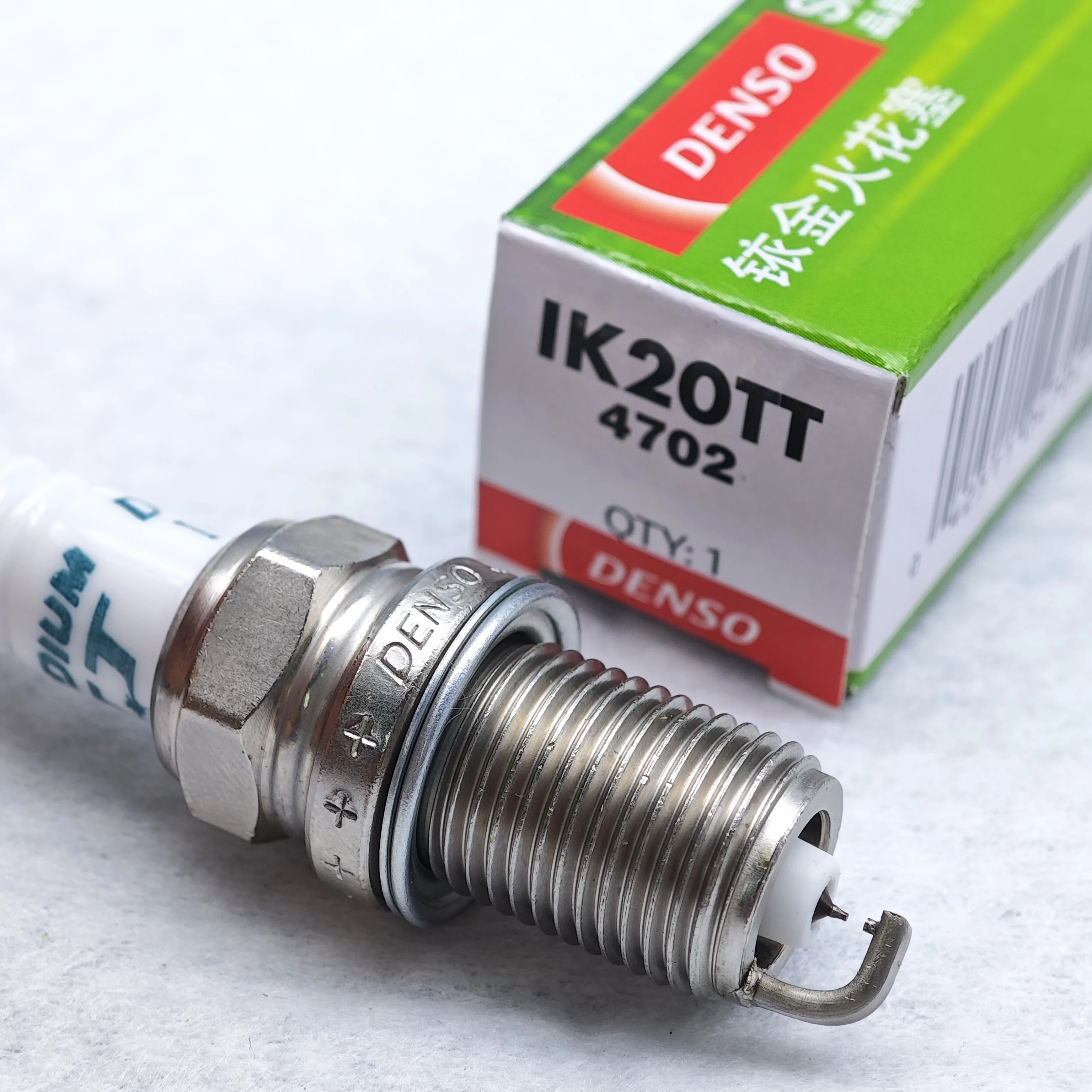 4pcs 6pcs Original DENSO Iridium spark plug IK20TT 4702