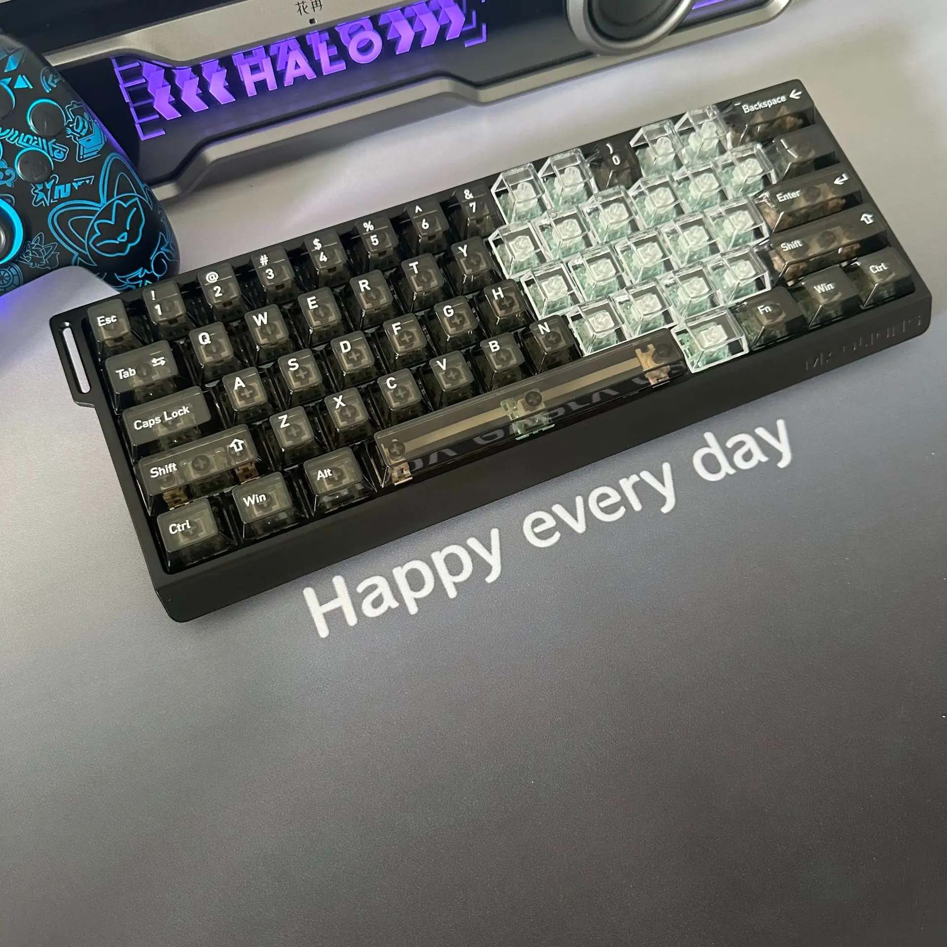 

Черные прозрачные кейкапы с двойным покрытием, прозрачные, оригинальной высоты, 115 клавиш + 21 клавиша, материал PC, подходят для всех клавиатур.