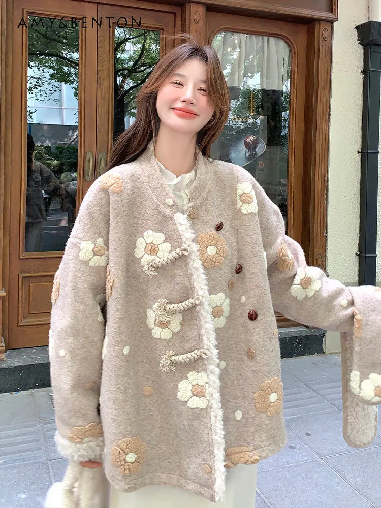 

2025 Winter New Women's Floral Embroidery Design Pink Loose Thickened Warm White Duck Down Liner Lamb Wool Coat