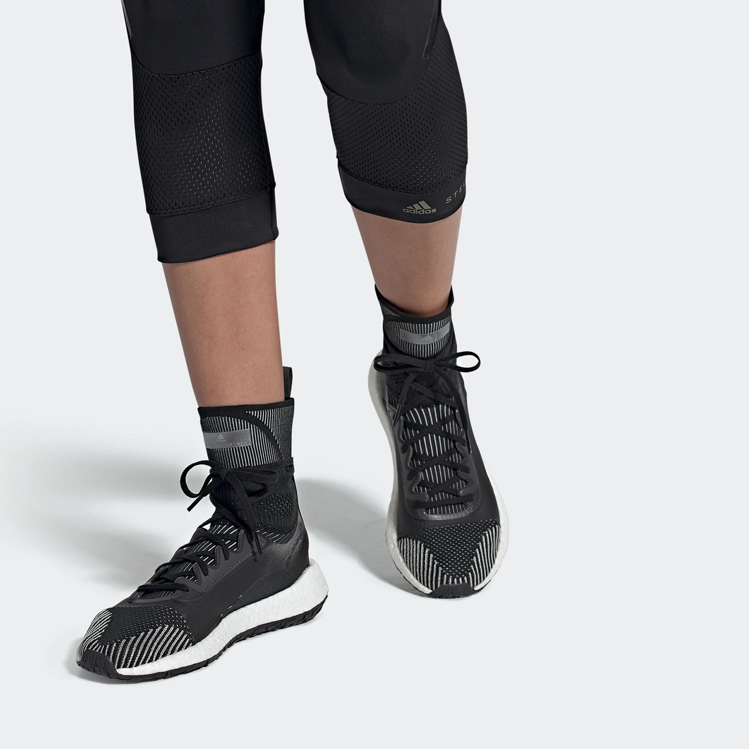 

Adidas Оригинальные новые женские повседневные туфли с высоким берцем EG1067