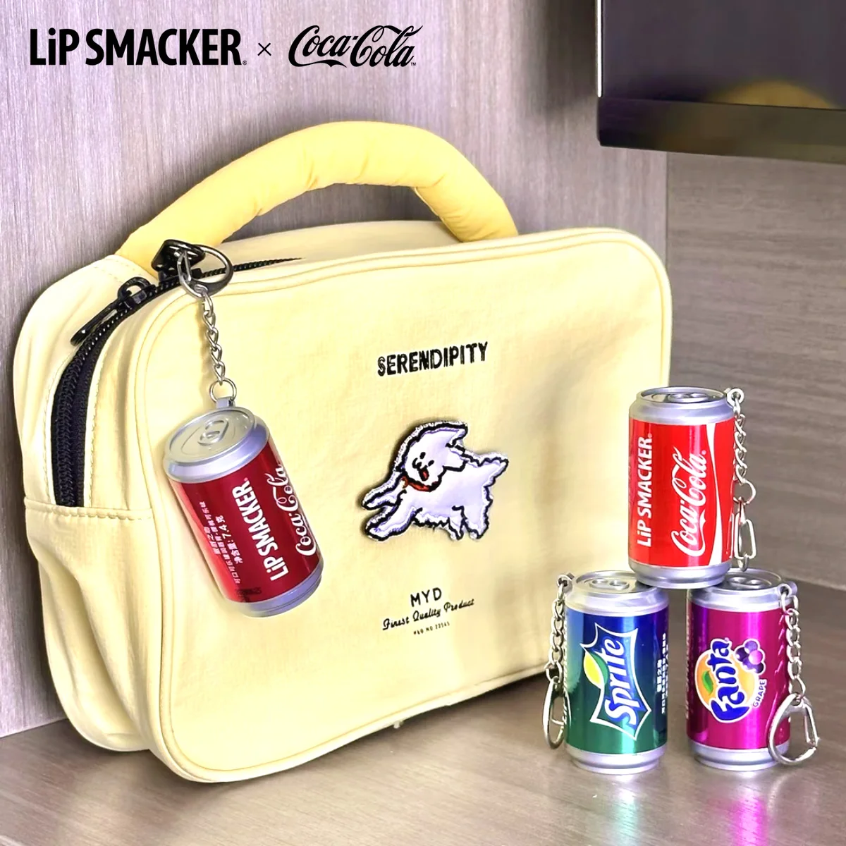 مجموعة بلسم الشفاه LiP Smacker X Coca-Cola مكونة من 4 قطع مع حبل مرطب يدوم طويلاً للاستخدام في الخريف والشتاء #3