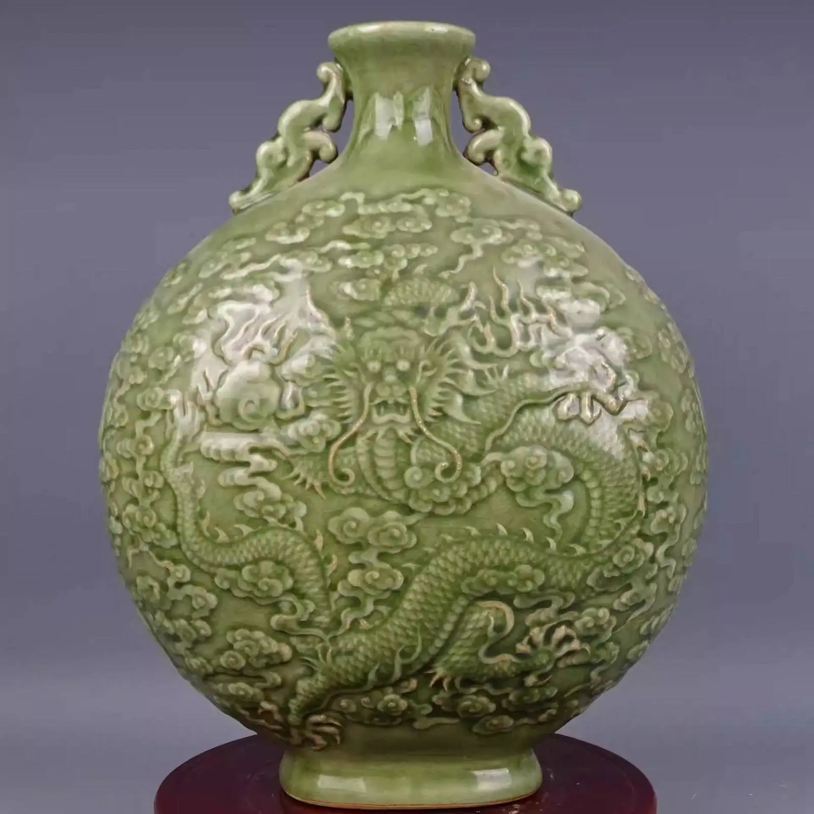 Chinese Song Dynasty Longquan Kiln Celadon Vase With Dragon Carving 12.4Inch