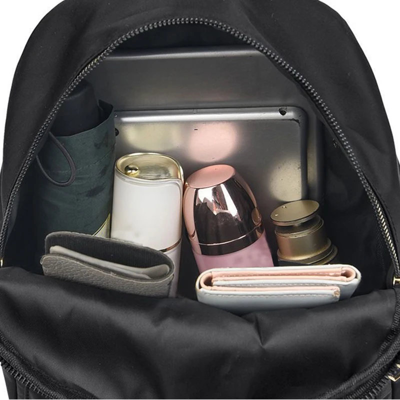 トレンドのゴールドディテールバックパック、毎日の通勤や外出に最適、スタイリッシュで軽量、コンパクト、カジュアルで機能的なファッションバッグ