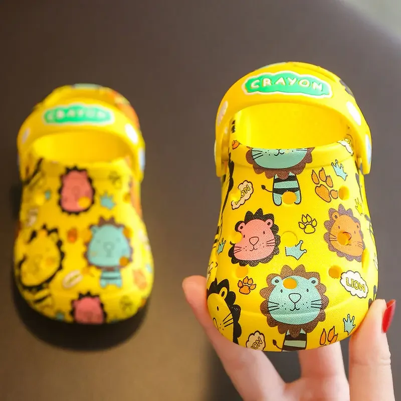 Cartoon Lion Children Clogs Summer Comfort Light Non-Slip Outdoor Sandals PVC Anti-collision Toe Slip-On Kids Shoes Beach Shoes