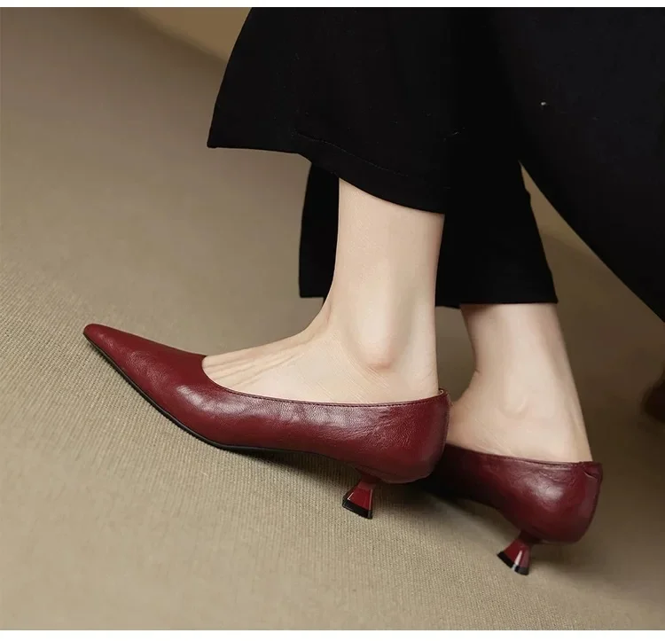 Damen-Pumps aus Rindsleder mit spitzer Zehenpartie, hochwertig, weich, bequem, elegant, mit dünnem, hohem Absatz, schlanke Abendschuhe – Detail 3