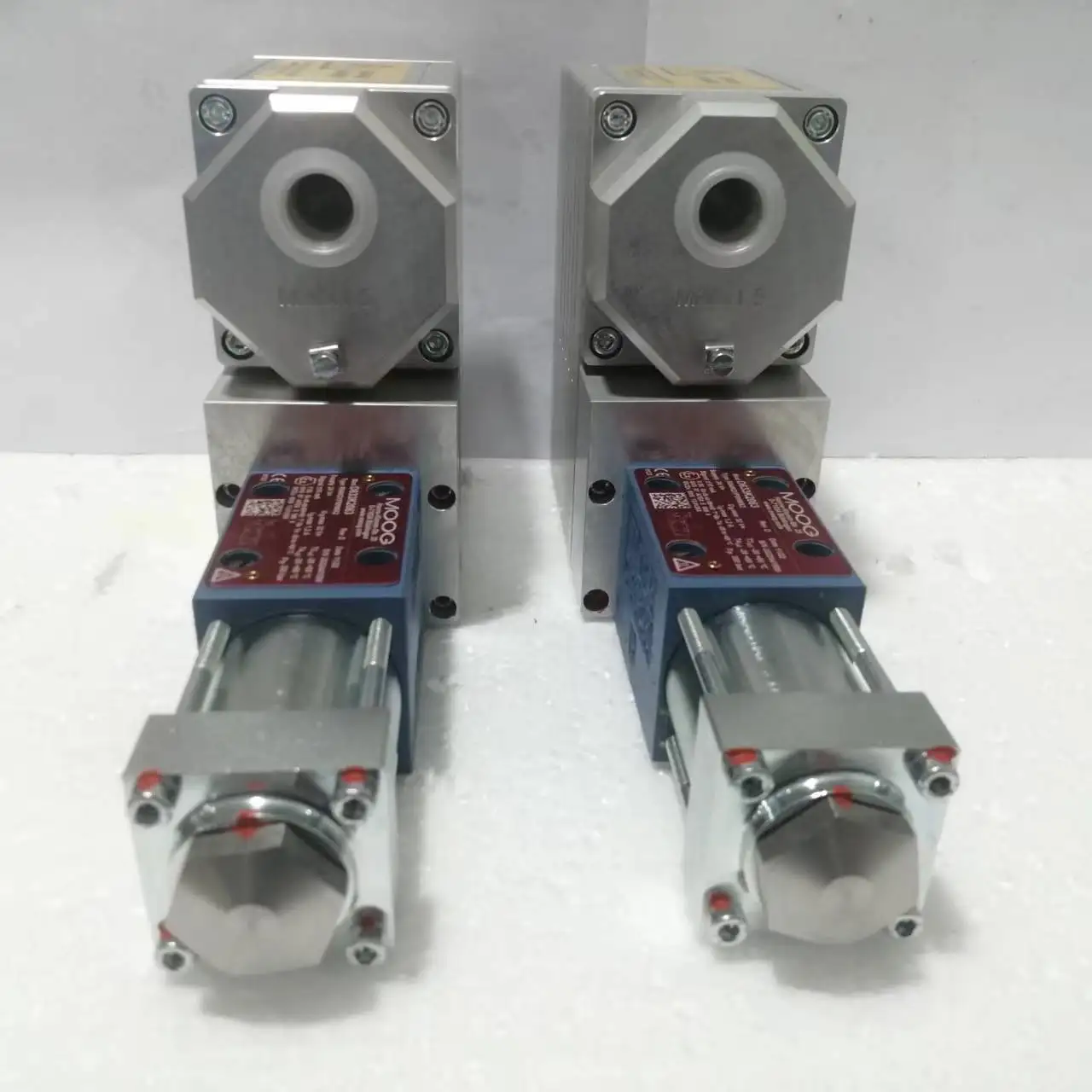 VÁLVULA SERVO-PROPORÇÃO MOOG R04KO1M0NSP2