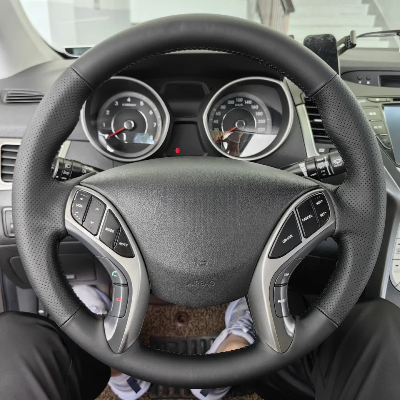  Pokrowiec na kierownicę samochodową z prawdziwej skóry w kolorze czarnym do Hyundai Elantra 2011-2016 Avante i30 2012-2016 oplot na kierownicę